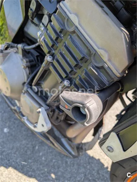 Kawasaki Z750 – Vista 17