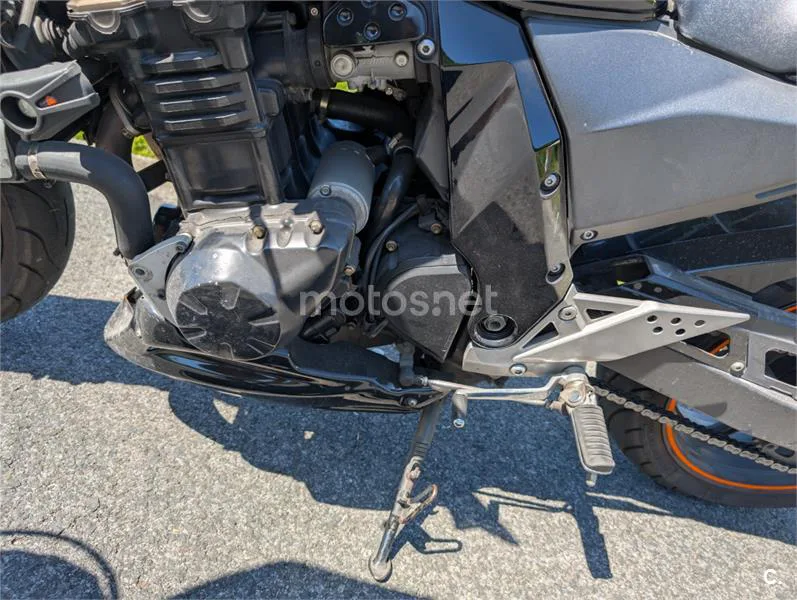 Kawasaki Z750 – Vista 19