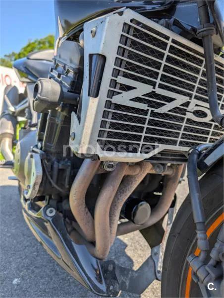 Kawasaki Z750 – Vista 4