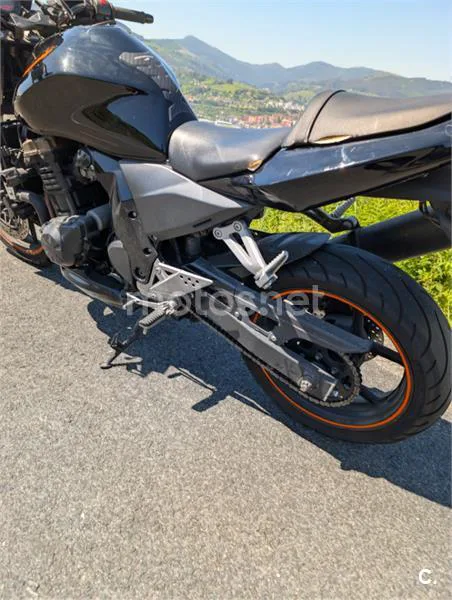 Kawasaki Z750 – Vista 8
