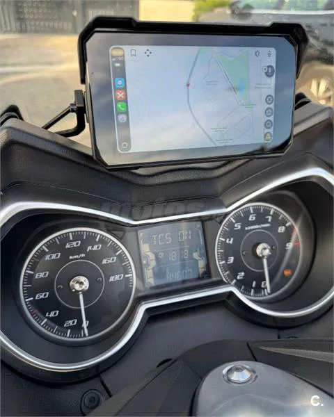 Yamaha XMAX 400 – Vista 3