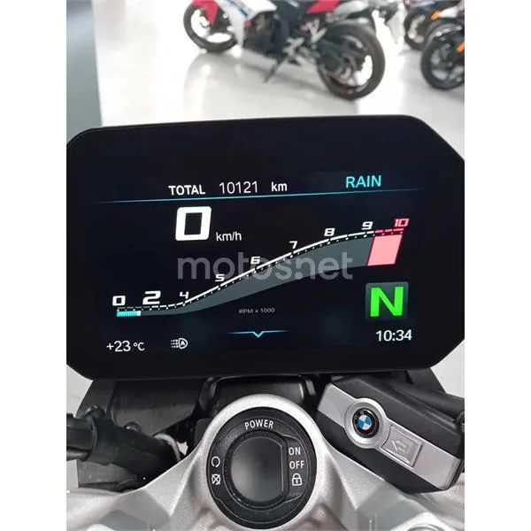 BMW F 900 R – Vista 7
