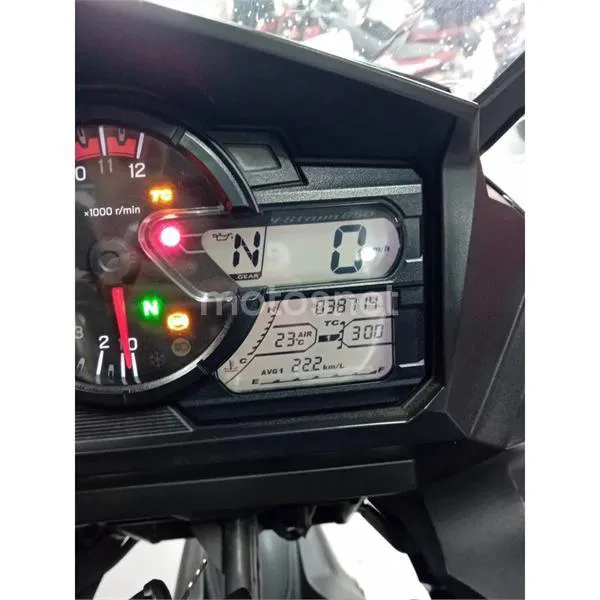 Suzuki V-Strom 650 XT – Vista 9