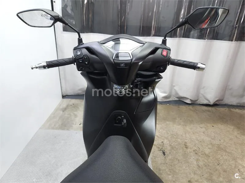 Honda SH 350i – Vista 7