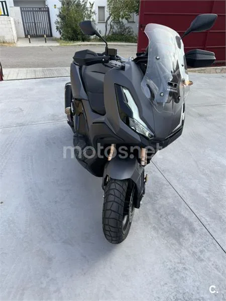 Honda ADV 350 – Vista 5