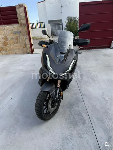 Honda ADV 350 – Vista 6