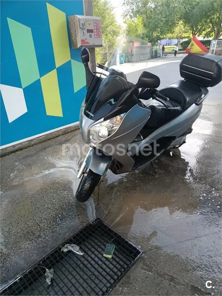 Honda S-Wing 125 – Vista 3