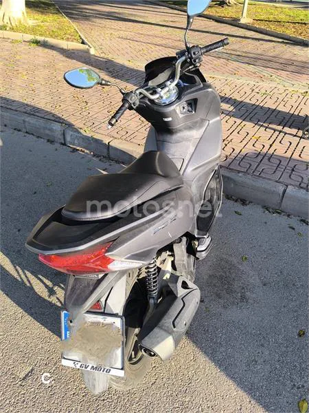 Honda PCX 125 – Vista 6