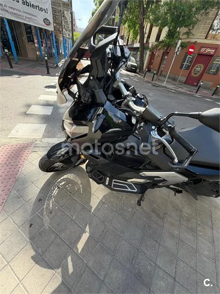 Honda X-ADV – Vista 14