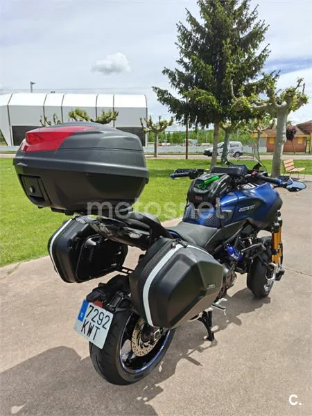 Yamaha Niken – Vista 4