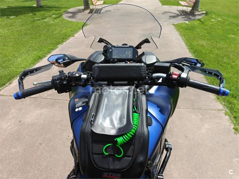 Yamaha Niken – Vista 9