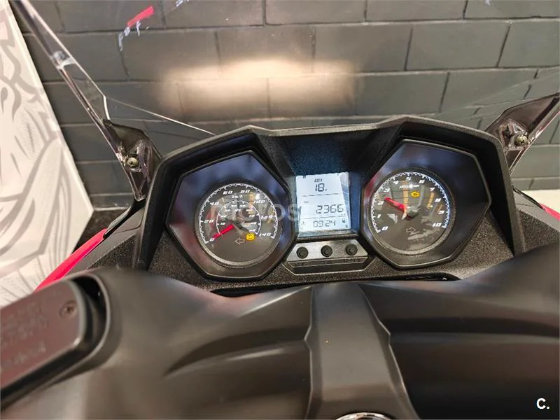 Kymco Grand Dink 125 – Vista 8
