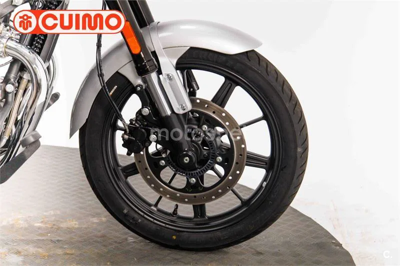 Royal Enfield Super Meteor 650 – Vista 13