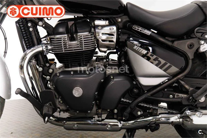Royal Enfield Super Meteor 650 – Vista 20