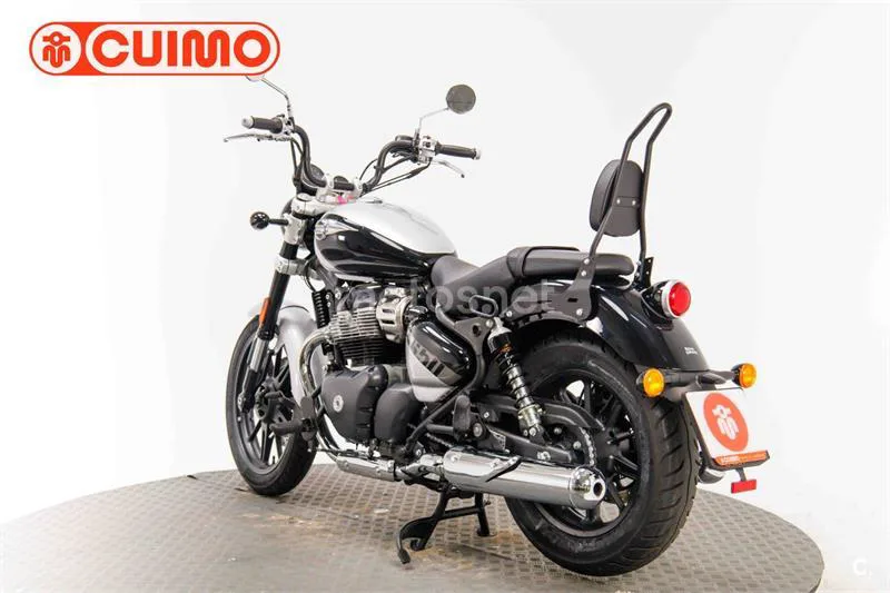 Royal Enfield Super Meteor 650 – Vista 6