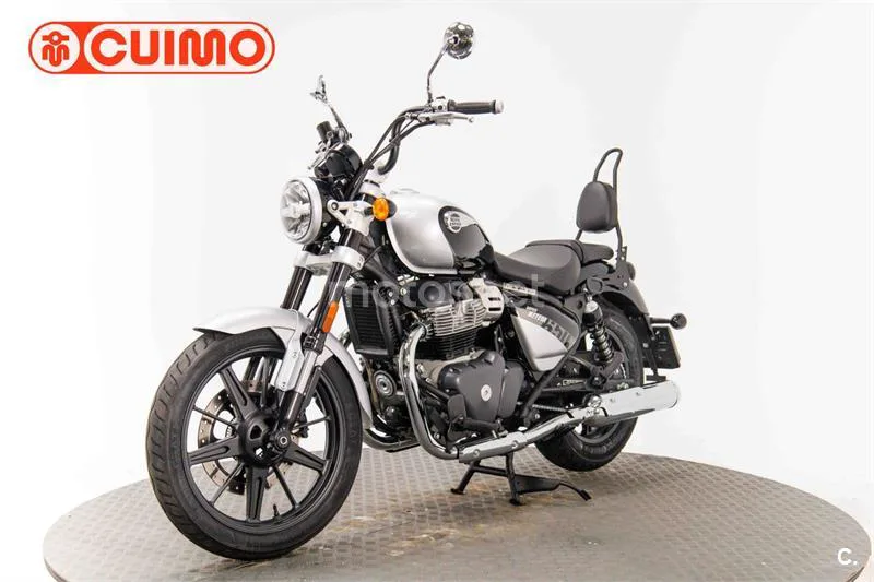 Royal Enfield Super Meteor 650 – Vista 9