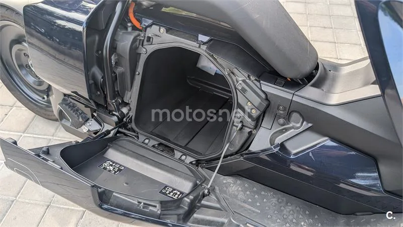 BMW CE 04 – Vista 8