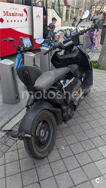 BMW CE 04 – Vista 10
