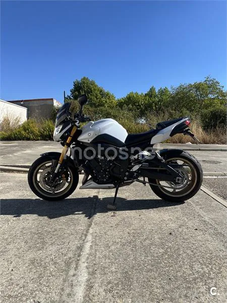 Yamaha FZ8 – Vista 2