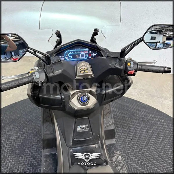 Kymco DTX 350 – Vista 8