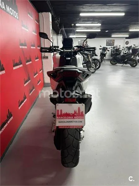 Honda X-ADV – Vista 7
