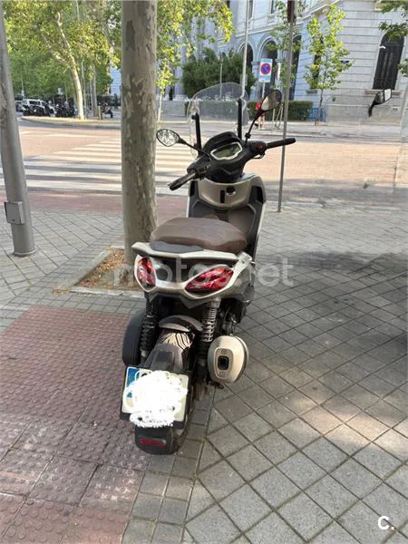 Piaggio Beverly – Vista 5