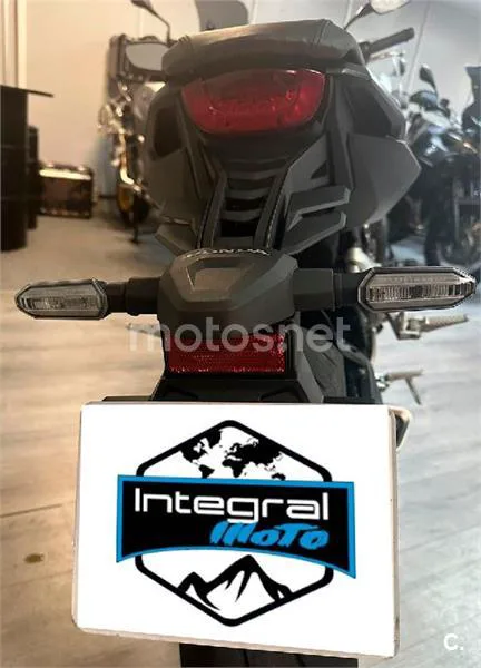 Honda CB 650 R – Vista 12