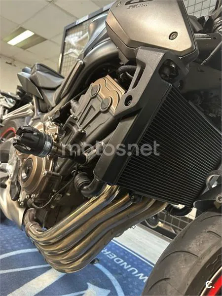 Honda CB 650 R – Vista 9