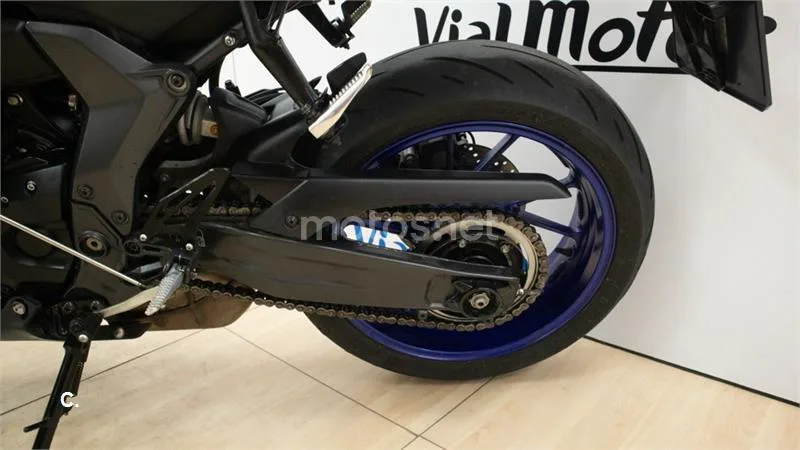 Yamaha R7 – Vista 17