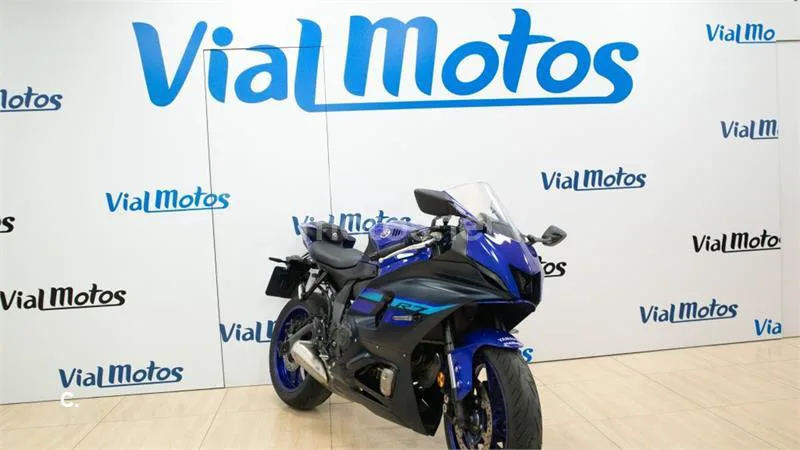 Yamaha R7 – Vista 4