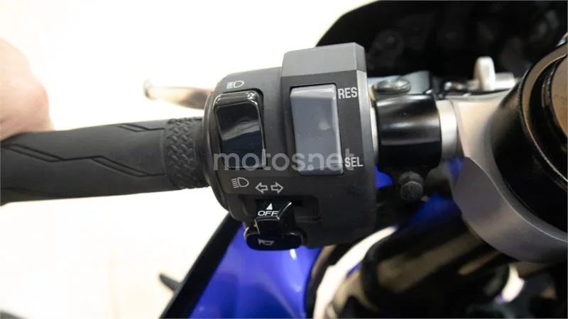 Yamaha R7 – Vista 10