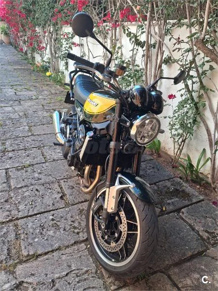 Kawasaki Z900RS - Vista 4