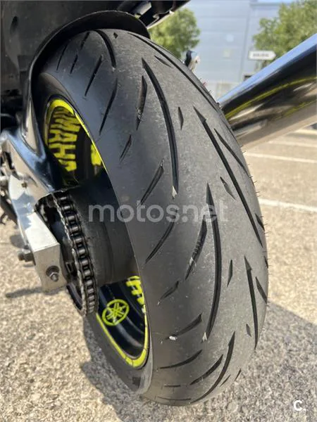 Yamaha FZS600 Fazer – Vista 3