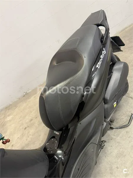 Piaggio Beverly 300 – Vista 3