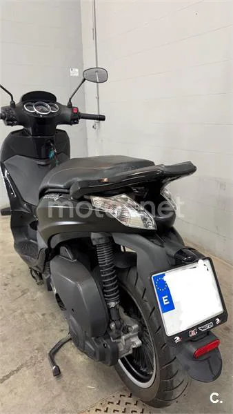 Piaggio Beverly 300 – Vista 5