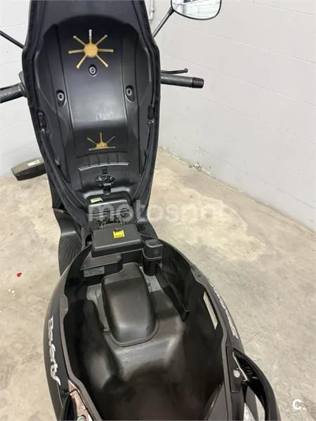 Piaggio Beverly 300 – Vista 9