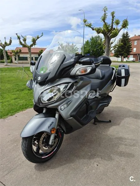 Suzuki Burgman 650 Executive – Vista 2