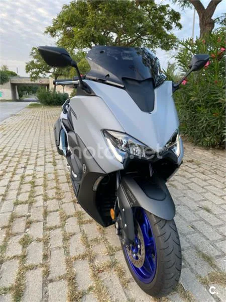 Yamaha TMAX 560 – Vista 3