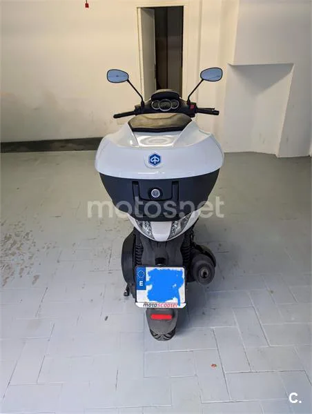 Piaggio Beverly 300 – Vista 3