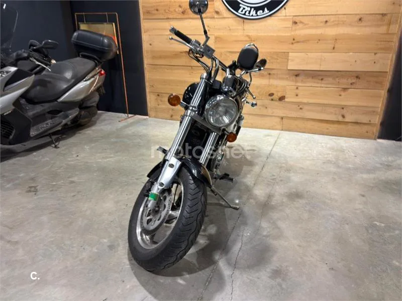 Suzuki VZ 800 Marauder – Vista 11