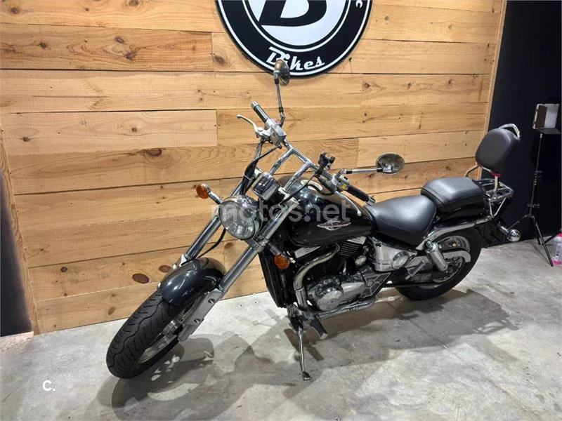 Suzuki VZ 800 Marauder – Vista 15