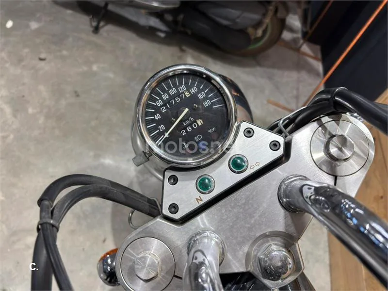 Suzuki VZ 800 Marauder – Vista 19