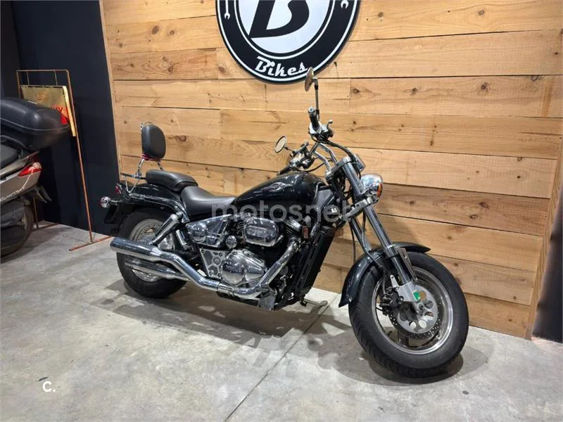 Suzuki VZ 800 Marauder – Vista 5