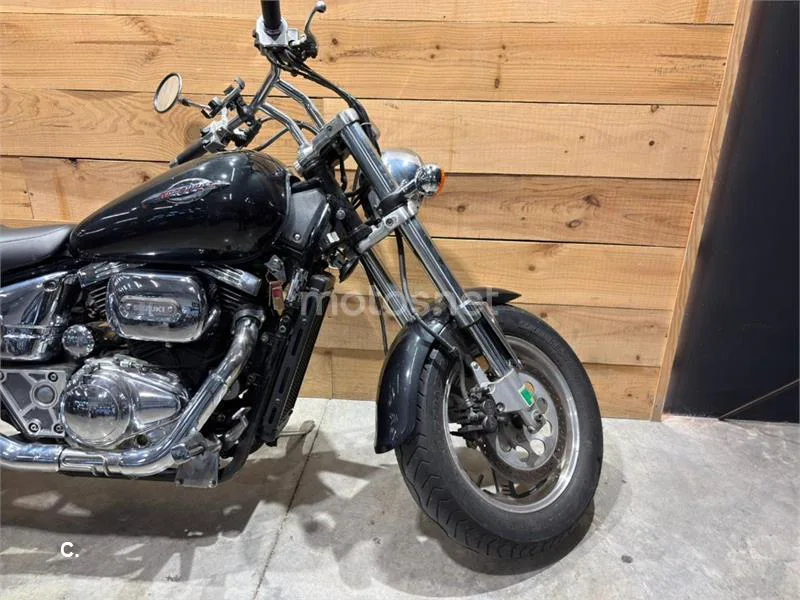 Suzuki VZ 800 Marauder – Vista 6