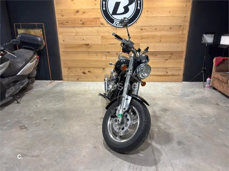 Suzuki VZ 800 Marauder – Vista 9