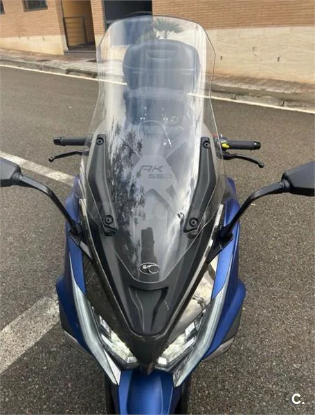 Kymco AK 550 – Vista 3