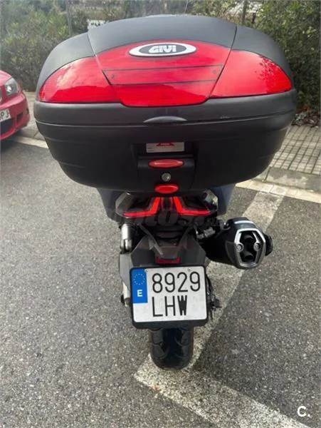 Kymco AK 550 – Vista 6