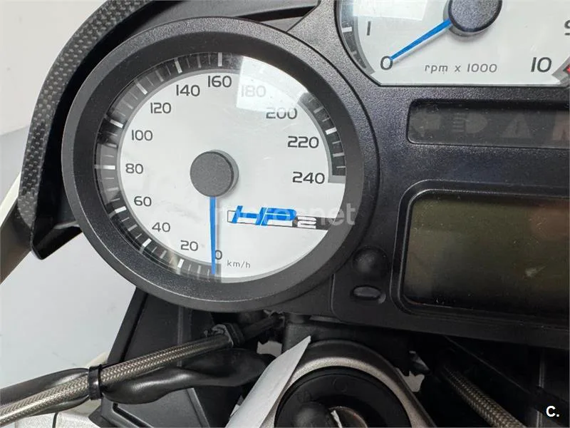 BMW HP2 Megamoto – Vista 12