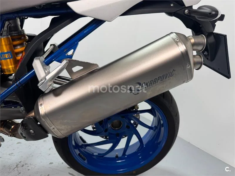 BMW HP2 Megamoto – Vista 19