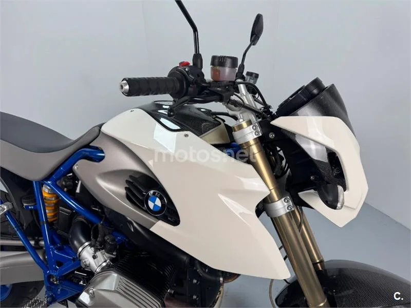 BMW HP2 Megamoto – Vista 3